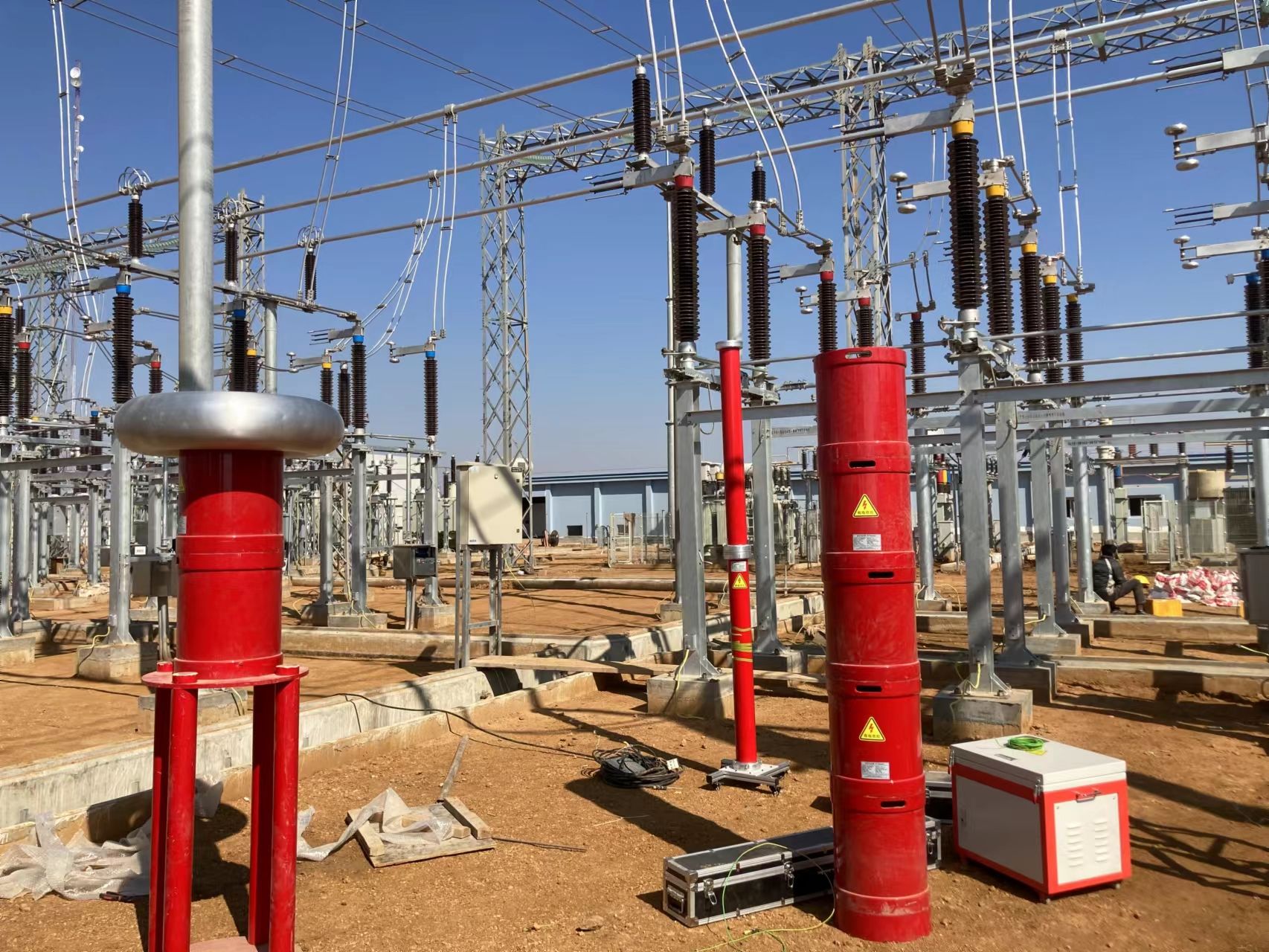 中建安装公司客户在巴基斯坦项目现场使用公司540kva/350kv调频串联谐振案列